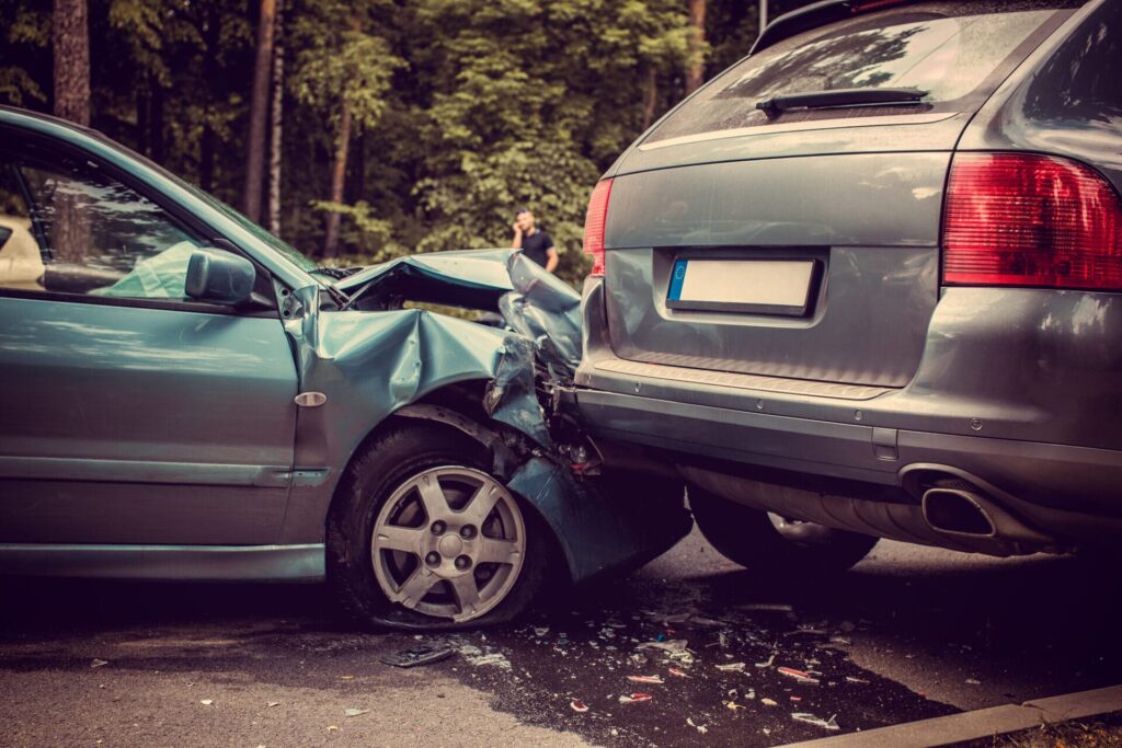 Colisão entre dois carros